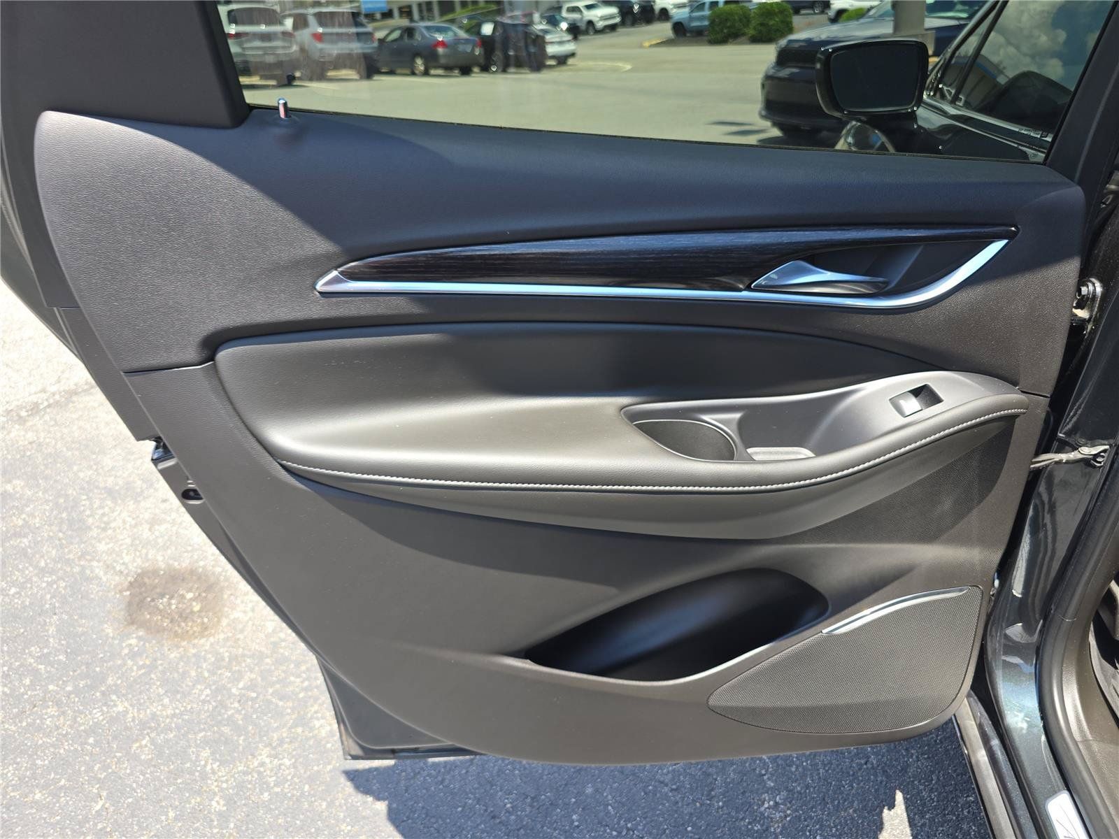 Used 2021 Buick Enclave Avenir w/ Avenir Technology Package FWD image 13