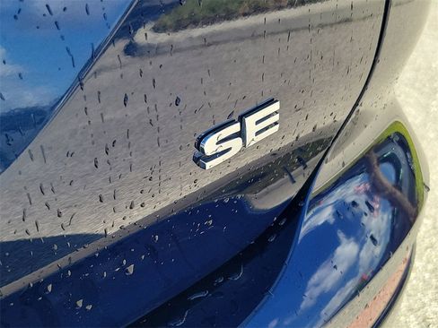 Used 2024 Mitsubishi Outlander SE Black Edition image 14