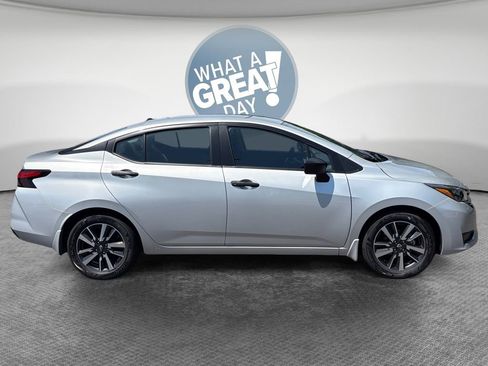 Used 2025 Nissan Versa S w/ S Plus Package FWD image 2