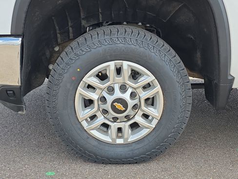 Used 2025 Chevrolet Silverado 2500 LT w/ Safety Package AWD/4WD image 10