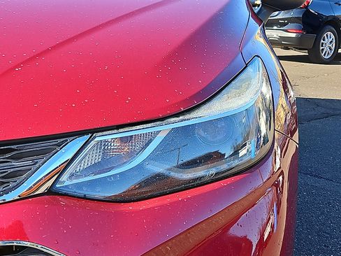 Used 2018 Chevrolet Cruze LT w/ Convenience Package image 9