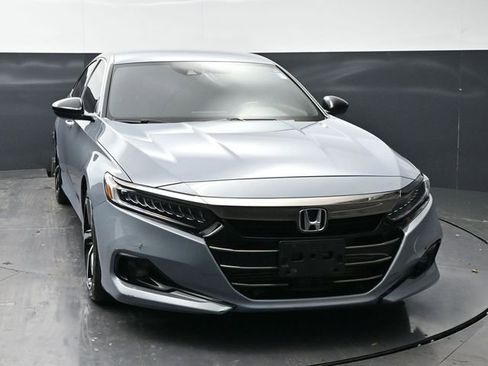 Used 2022 Honda Accord Sport image 2