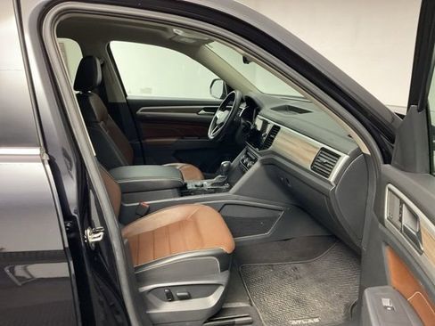 Used 2021 Volkswagen Atlas SEL Premium image 31