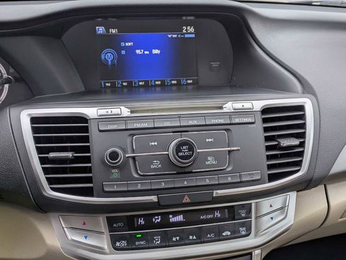 Used 2013 Honda Accord LX image 25