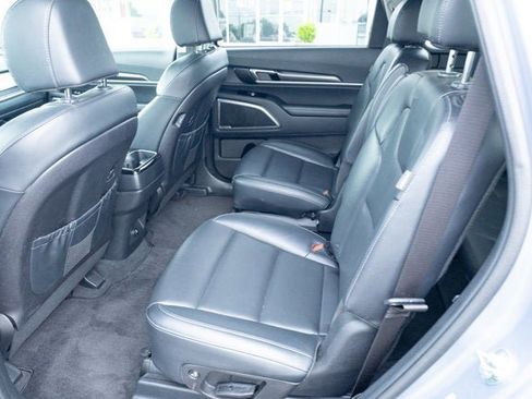 Used 2025 Kia Telluride S AWD/4WD image 28