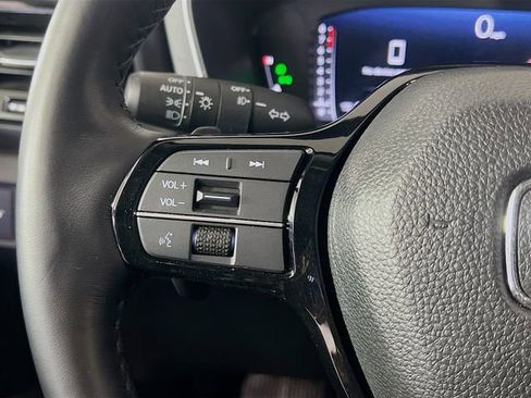 Used 2025 Honda Pilot Elite image 17