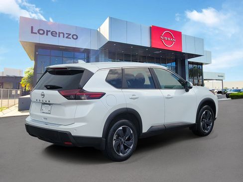 Used 2025 Nissan Rogue SV FWD image 5