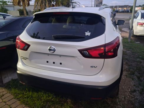 Used 2018 Nissan Rogue Sport SV FWD image 4