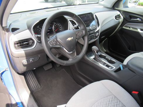 Used 2024 Chevrolet Equinox LT FWD image 16