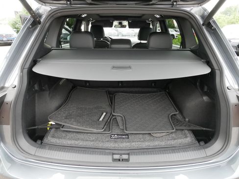 Certified 2024 Volkswagen Tiguan SEL R-Line w/ MDO Package, Two-Row AWD/4WD image 18
