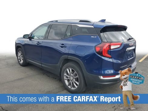 Used 2023 GMC Terrain SLT image 3