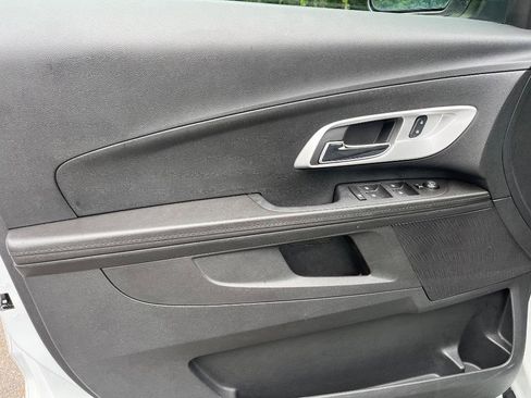 Used 2017 Chevrolet Equinox LS FWD image 14