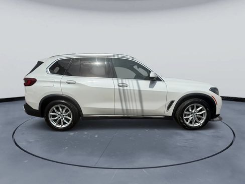 Used 2019 BMW X5 xDrive40i w/ Executive Package AWD/4WD image 2