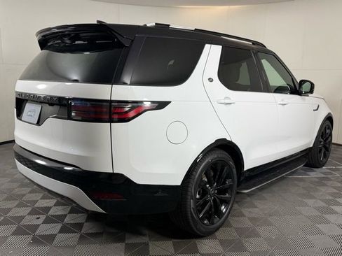 New 2026 Land Rover Discovery Dynamic SE image 8
