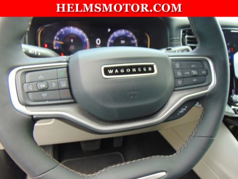 Certified 2025 Jeep Wagoneer 4WD image 18