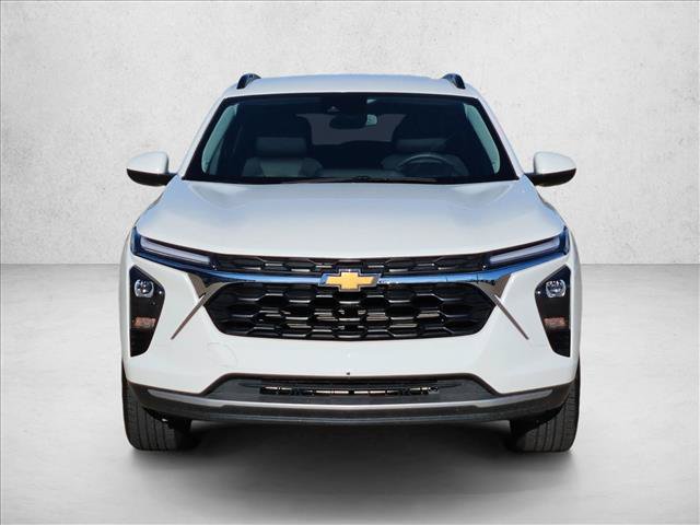Used 2025 Chevrolet Trax LT FWD image 2