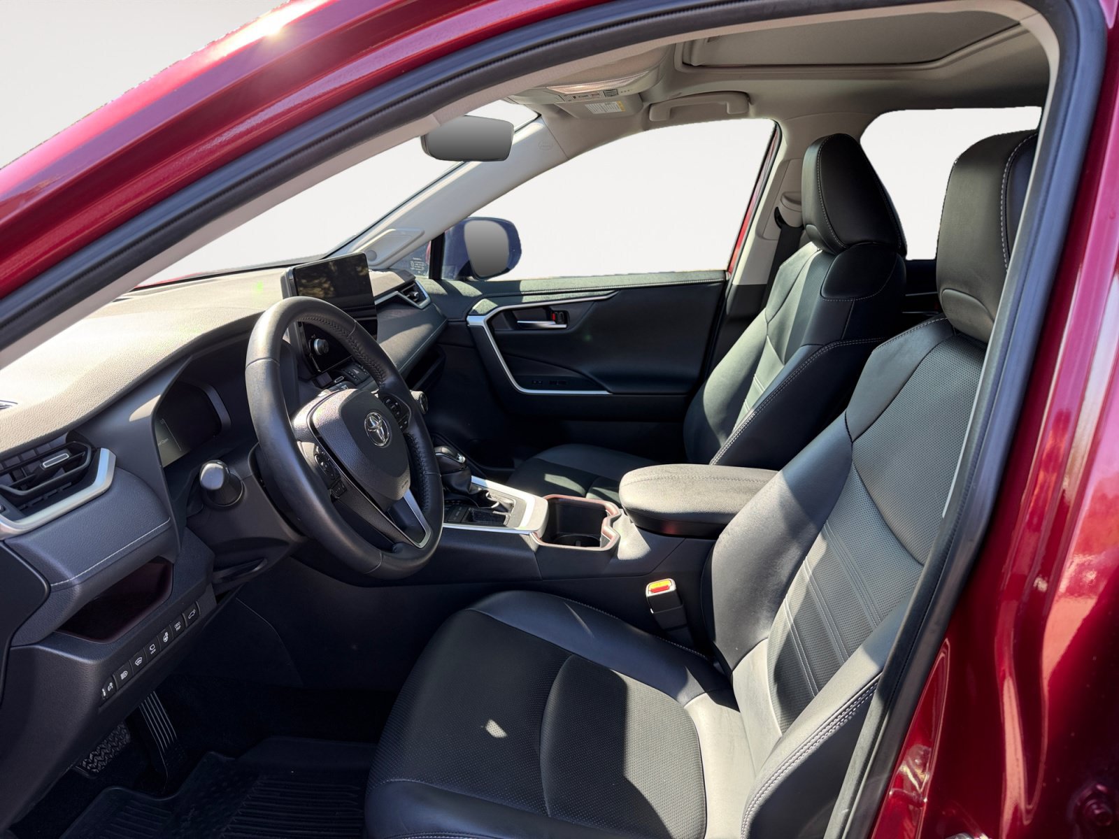 Used 2023 Toyota RAV4 Limited FWD image 9