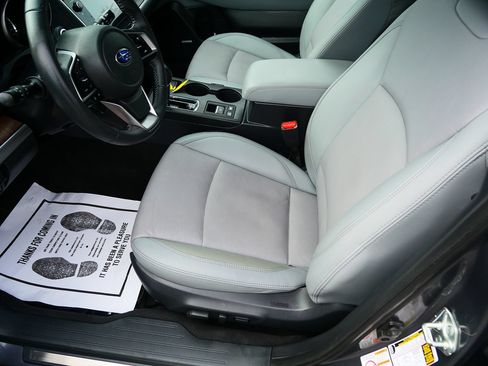 Used 2018 Subaru Outback 2.5i Limited AWD/4WD image 11