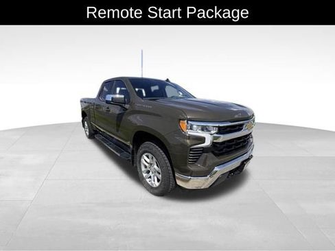 Used 2023 Chevrolet Silverado 1500 LT w/ Convenience Package II AWD/4WD image 5