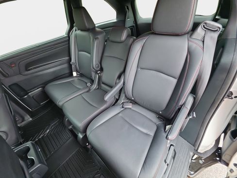 Used 2024 Honda Odyssey Sport image 16