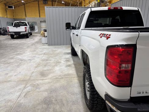 Used 2019 Chevrolet Silverado 2500 W/T w/ WT Convenience Package image 9