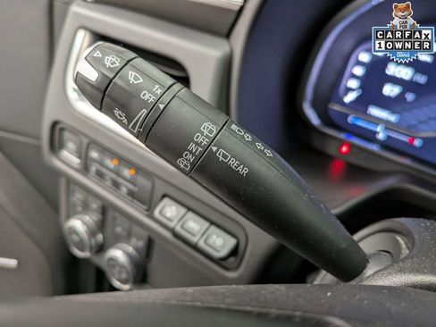 Used 2023 GMC Yukon AT4 w/ Technology Package AWD/4WD image 18