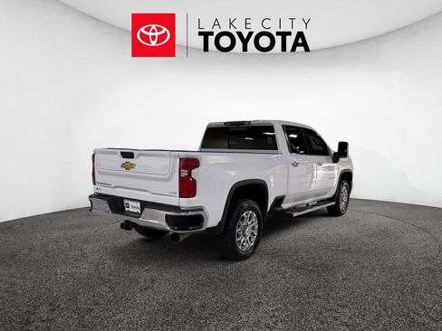 Used 2024 Chevrolet Silverado 2500 LTZ w/ LTZ Convenience Package image 8