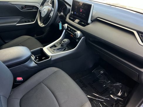 Used 2025 Toyota RAV4 LE FWD image 17