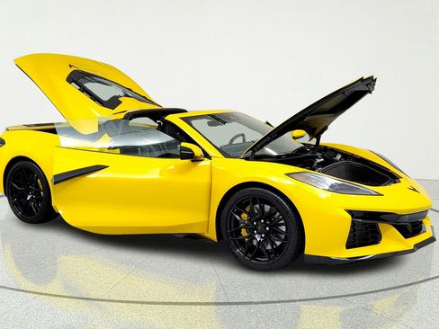 Used 2026 Chevrolet Corvette Z06 RWD image 14