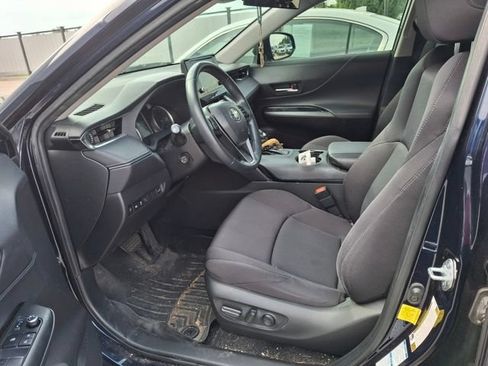 Used 2021 Toyota Venza LE w/ Carpet Mat Package (TMS) AWD/4WD image 2