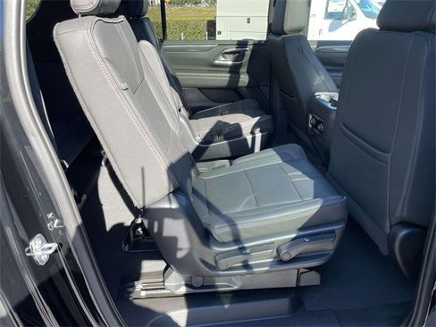 Used 2023 Chevrolet Suburban RST w/ Sport Performance Package image 29