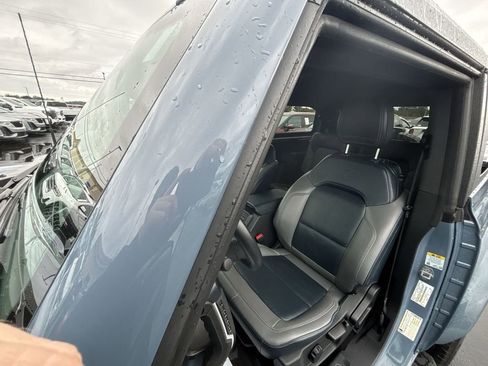 Used 2023 Ford Bronco Outer Banks image 17