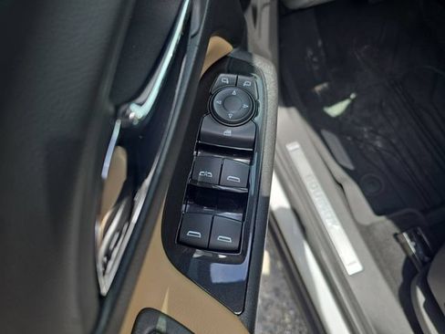 Used 2022 Chevrolet Equinox Premier FWD image 14