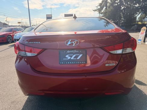 Used 2012 Hyundai Elantra Limited w/ Technology Pkg 5 FWD image 5