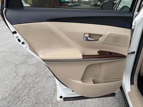 Used 2012 Toyota Venza XLE image 25