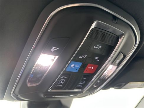 Certified 2023 Jeep Grand Cherokee Altitude image 31