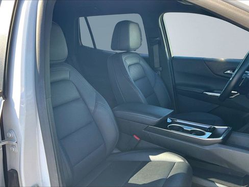 Certified 2025 Chevrolet Equinox LT w/ Convenience Package II image 19