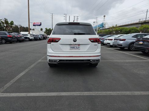 Used 2023 Volkswagen Tiguan SEL R-Line image 6