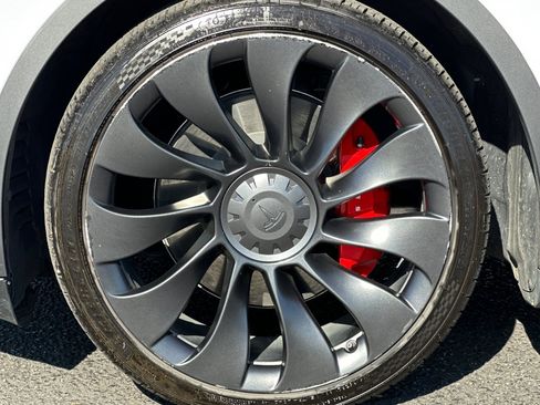 Used 2022 Tesla Model Y Performance AWD/4WD image 12