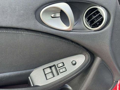 Used 2015 Nissan 370Z Coupe RWD image 21