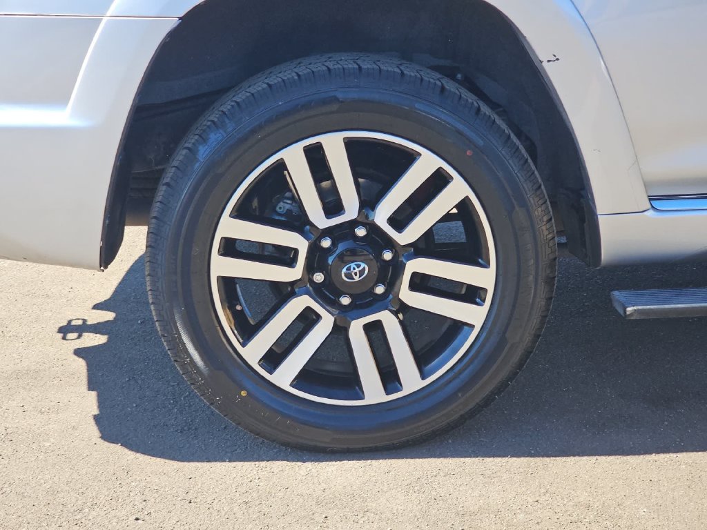 Used 2022 Toyota 4Runner Limited AWD/4WD image 38