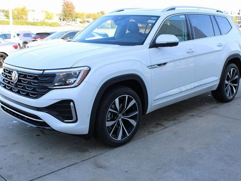 New 2026 Volkswagen Atlas SEL Premium R-Line AWD/4WD image 3