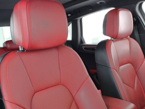 Used 2016 Porsche Macan S image 49