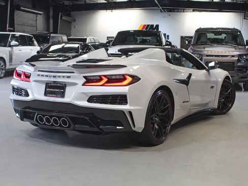 Used 2023 Chevrolet Corvette Z06 RWD image 22