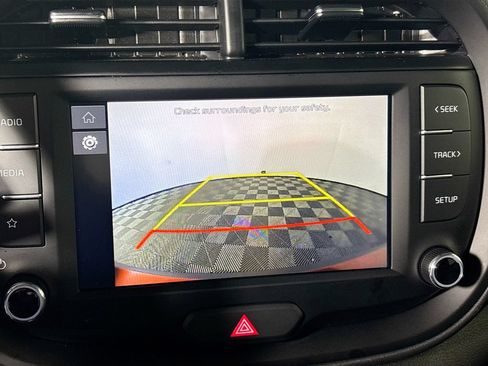 Certified 2025 Kia Soul LX w/ LX Technology Package FWD image 16