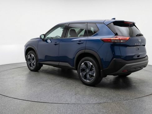 Used 2025 Nissan Rogue SV image 6