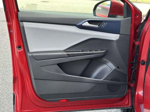 Used 2022 Volkswagen Taos SE image 17