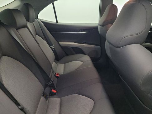 Used 2018 Toyota Camry LE image 19