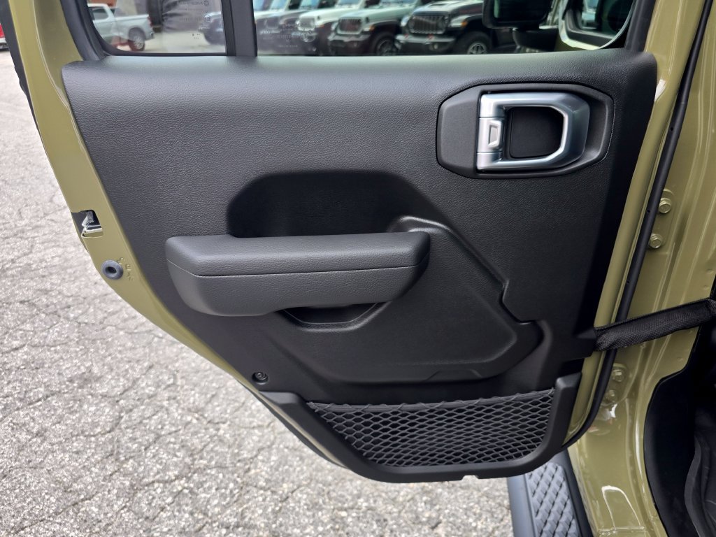 New 2026 Jeep Gladiator Sport AWD/4WD image 37