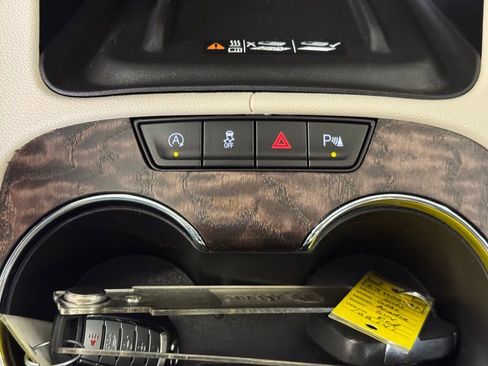 Used 2021 GMC Acadia Denali w/ Denali Technology Package image 40